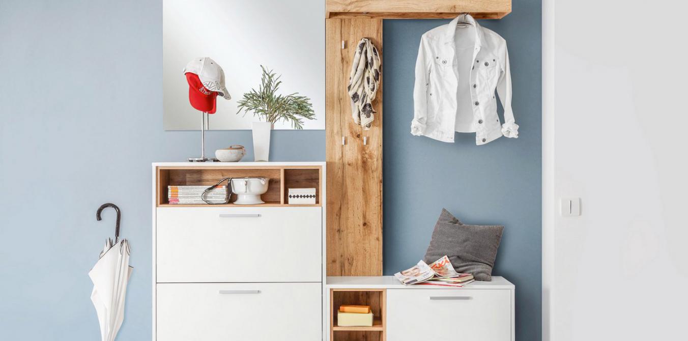 Majhna predsoba barve hrasta bela design steklo leseni material carryhome